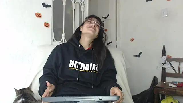 skinny sweet2411 online show from 5, 11, 2025