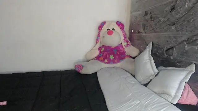 skinny sweet2411 online show from 18, 12, 2025