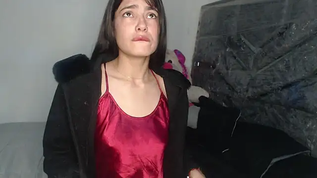 skinny sweet2411 online show from 13, 4, 2026