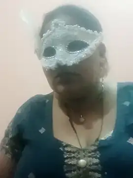 Snapshot of seemi_bhabhi chatting on 4, 3, 2025 seemi bhabhi online show from 4, 3, 2025