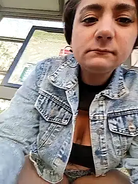 Snapshot of Nell-X chatting on 12, 9, 2025 Nell-X online show from 12, 9, 2025