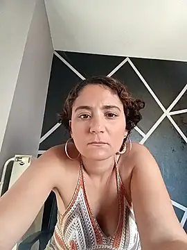 Snapshot of Nell-X chatting on 7, 10, 2025 Nell-X online show from 7, 10, 2025