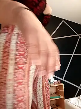 Snapshot of Nell-X chatting on 9, 10, 2025 Nell-X online show from 9, 10, 2025