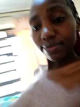 Snapshot of Beee25 chatting on 1, 12, 2025 Beee25 online show from 1, 12, 2025