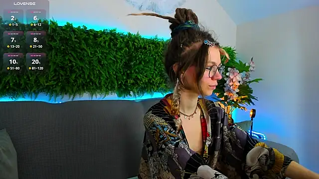 Snapshot of Rin_Skylar chatting on 27, 10, 2025 Rin Skylar online show from 27, 10, 2025
