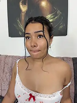 Snapshot of Rousse_blue chatting on 8, 7, 2026 Rousse blue online show from 8, 7, 2026