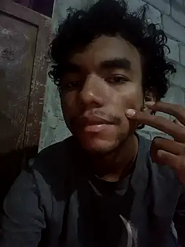 Snapshot of Reynold2608 chatting on 29, 9, 2025 Reynold2608 online show from 29, 9, 2025