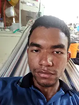 Snapshot of Reynold2608 chatting on 28, 11, 2025 Reynold2608 online show from 28, 11, 2025