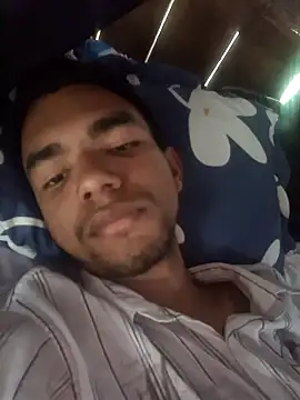 Snapshot of Reynold2608 chatting on 2, 12, 2025 Reynold2608 online show from 2, 12, 2025