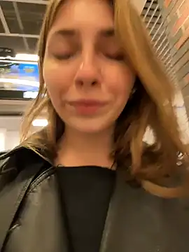 Snapshot of Sunny___Bunny chatting on 28, 10, 2025 Sunny Bunny online show from 28, 10, 2025