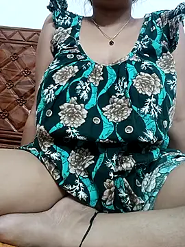 Snapshot of Priya_2222 chatting on 25, 4, 2026 Priya 2222 online show from 25, 4, 2026