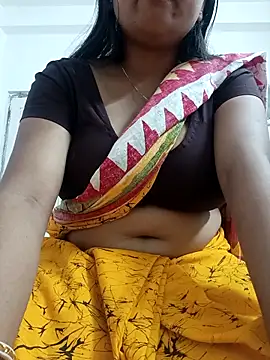 Snapshot of Priya_2222 chatting on 27, 4, 2026 Priya 2222 online show from 27, 4, 2026