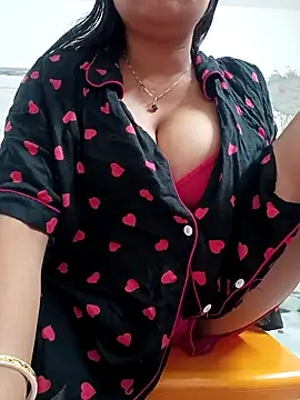Snapshot of Priya_2222 chatting on 28, 4, 2026 Priya 2222 online show from 28, 4, 2026