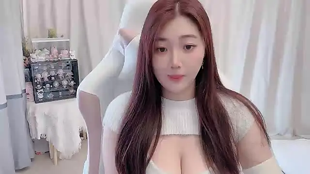 Stars Elyn online show from 18, 12, 2024