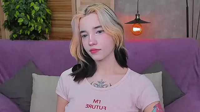 as1an girlfriend online show from 12, 1, 2025