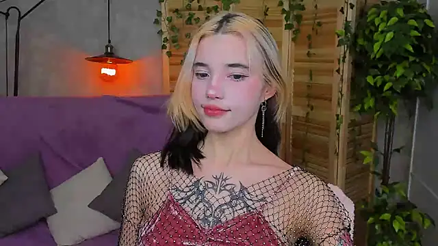 as1an girlfriend online show from 18, 1, 2025