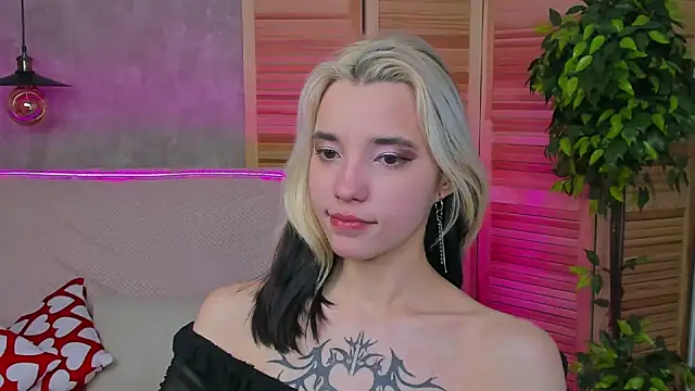 as1an girlfriend online show from 5, 3, 2025