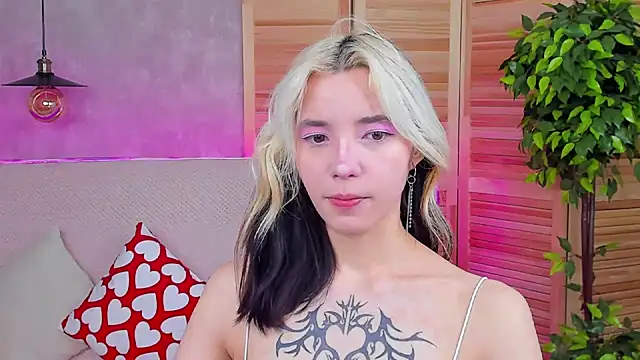 as1an girlfriend online show from 11, 3, 2025