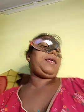 Snapshot of tinabhabhi chatting on 15, 10, 2025 tinabhabhi online show from 15, 10, 2025