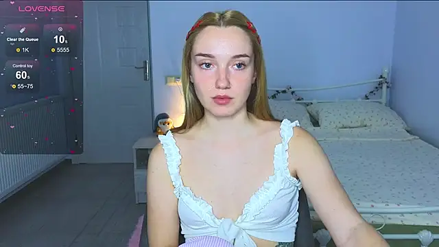 Wild Sophie  online show from 11, 10, 2025