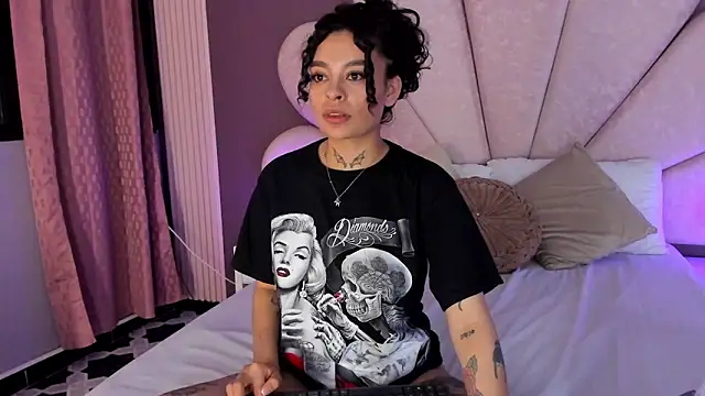 Snapshot of KatherineGomez chatting on 17, 1, 2026 KatherineGomez online show from 17, 1, 2026