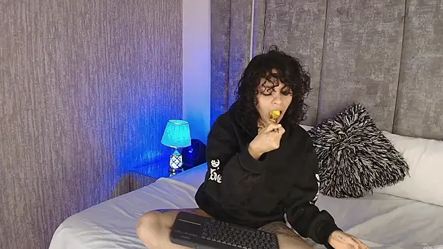 Snapshot of KatherineGomez chatting on 4, 2, 2026 KatherineGomez online show from 4, 2, 2026