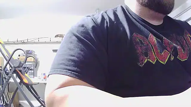 Snapshot of Strong_Bear89 chatting on 16, 2, 2026 Strong Bear89 online show from 16, 2, 2026