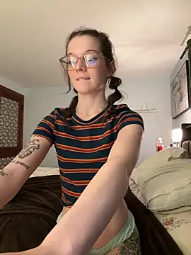 Snapshot of dreamteemergirl chatting on 18, 11, 2025 dreamteemergirl online show from 18, 11, 2025