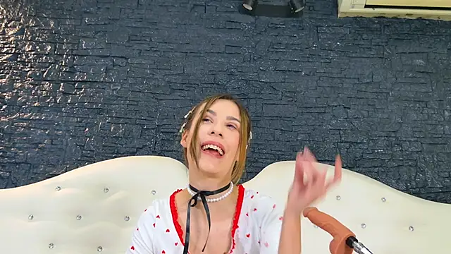 Snapshot of LaurynCopper chatting on 3, 1, 2025 LaurynCopper online show from 3, 1, 2025