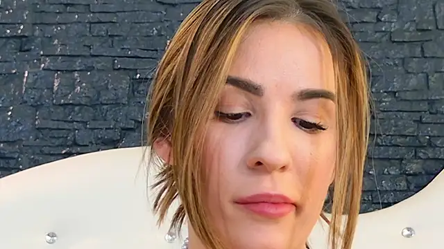 Snapshot of LaurynCopper chatting on 6, 1, 2025 LaurynCopper online show from 6, 1, 2025