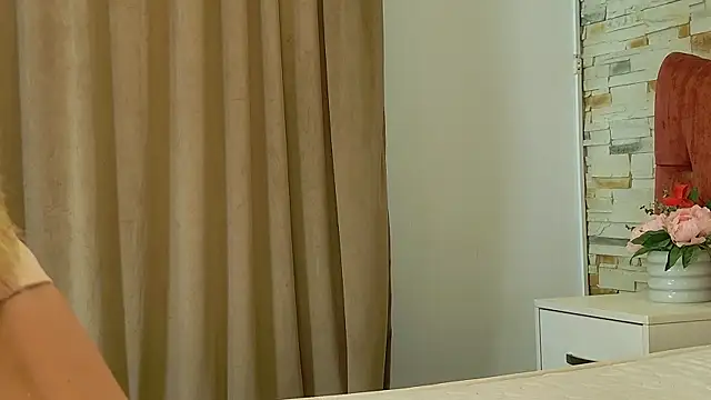 Snapshot of LaurynCopper chatting on 22, 9, 2025 LaurynCopper online show from 22, 9, 2025