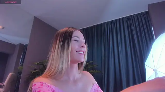 LaurynCopper online show from 20, 2, 2026