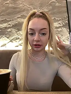 Snapshot of melissa_grr chatting on 5, 2, 2025 melissa grr online show from 5, 2, 2025