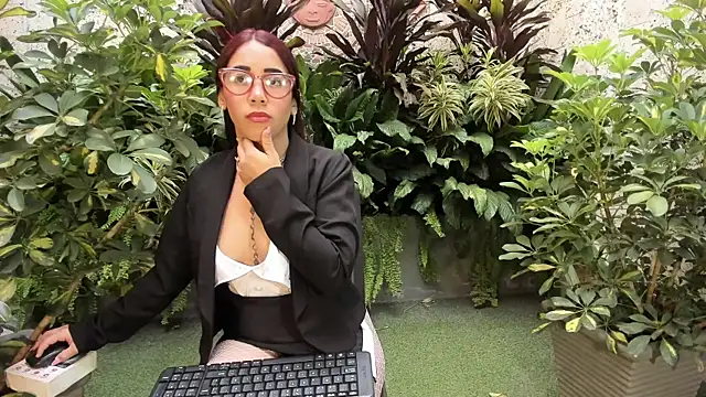 Snapshot of shaidyscott chatting on 2, 2, 2025 shaidyscott online show from 2, 2, 2025
