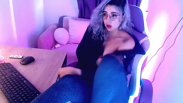 Thea Aphros  online show from 17, 1, 2026