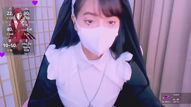 Snapshot of desiregirl69 chatting on 31, 10, 2025 desiregirl69 online show from 31, 10, 2025