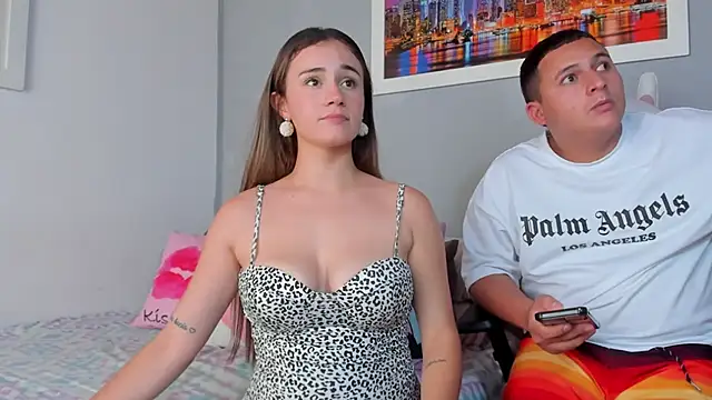 Snapshot of naughtyloverss chatting on 6, 12, 2024 naughtyloverss online show from 6, 12, 2024