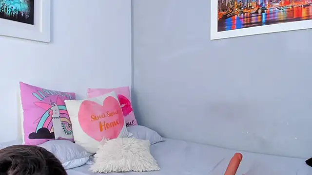 Snapshot of naughtyloverss chatting on 17, 12, 2024 naughtyloverss online show from 17, 12, 2024