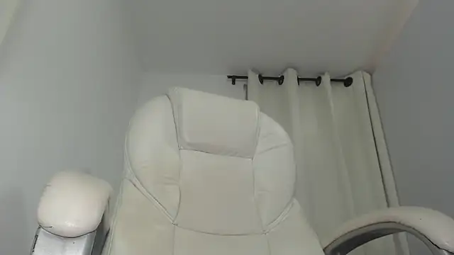 Snapshot of Abby_Halliwey chatting on 9, 3, 2025 Abby Halliwey online show from 9, 3, 2025