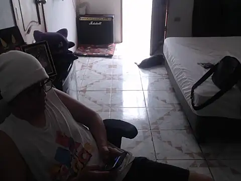 Snapshot of Pit_xxz chatting on 4, 12, 2025 Pit xxz online show from 4, 12, 2025