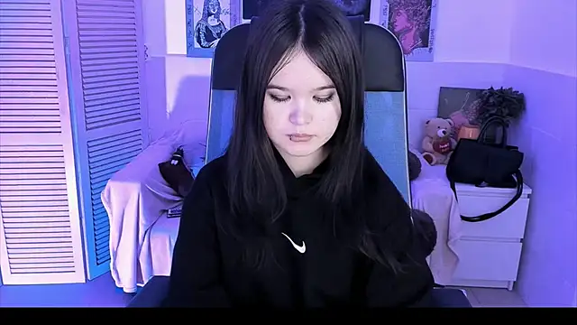 Elainebeness online show from 26, 10, 2025