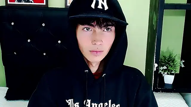 Snapshot of ttimy_x_boy chatting on 16, 1, 2025 ttimy x boy online show from 16, 1, 2025