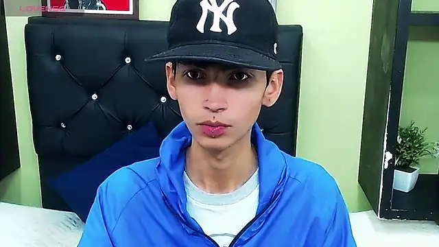 Snapshot of ttimy_x_boy chatting on 17, 1, 2025 ttimy x boy online show from 17, 1, 2025