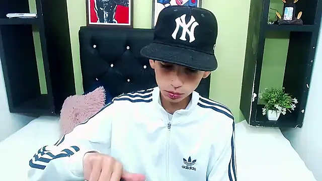 Snapshot of ttimy_x_boy chatting on 20, 1, 2025 ttimy x boy online show from 20, 1, 2025