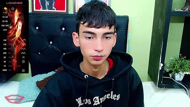 Snapshot of ttimy_x_boy chatting on 20, 2, 2025 ttimy x boy online show from 20, 2, 2025