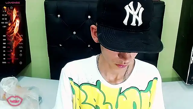 Snapshot of ttimy_x_boy chatting on 12, 3, 2025 ttimy x boy online show from 12, 3, 2025