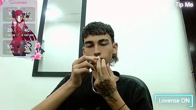 Snapshot of ttimy_x_boy chatting on 30, 9, 2025 ttimy x boy online show from 30, 9, 2025