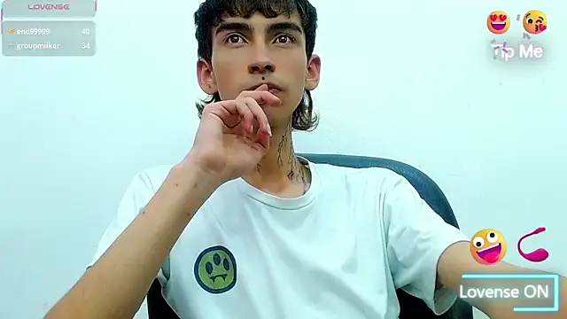 Snapshot of ttimy_x_boy chatting on 11, 11, 2025 ttimy x boy online show from 11, 11, 2025