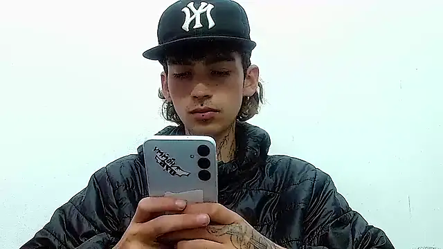 Snapshot of ttimy_x_boy chatting on 25, 11, 2025 ttimy x boy online show from 25, 11, 2025