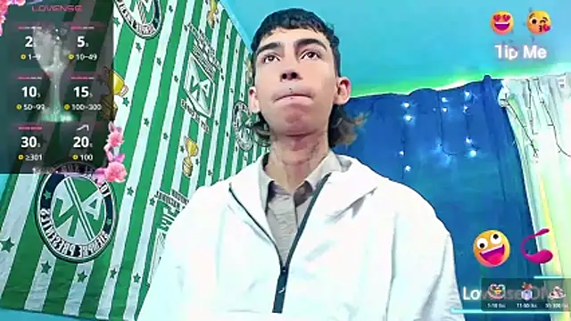 Snapshot of ttimy_x_boy chatting on 15, 12, 2025 ttimy x boy online show from 15, 12, 2025